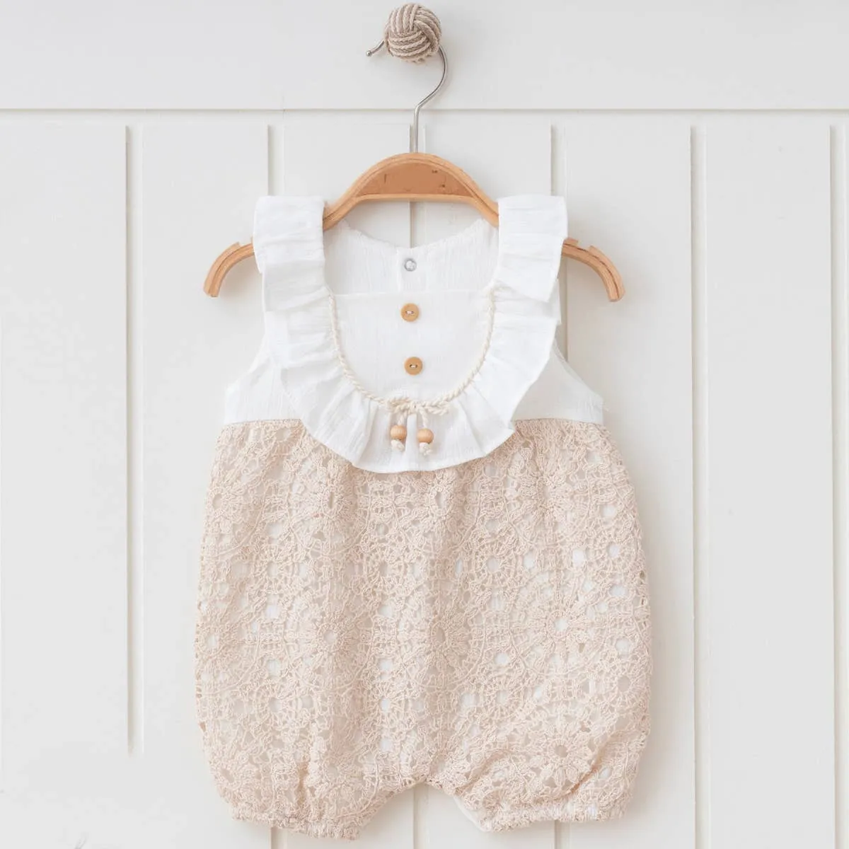 100% Cotton Muslin Natural Lace, Bead Designed Romper: White / 6-9M