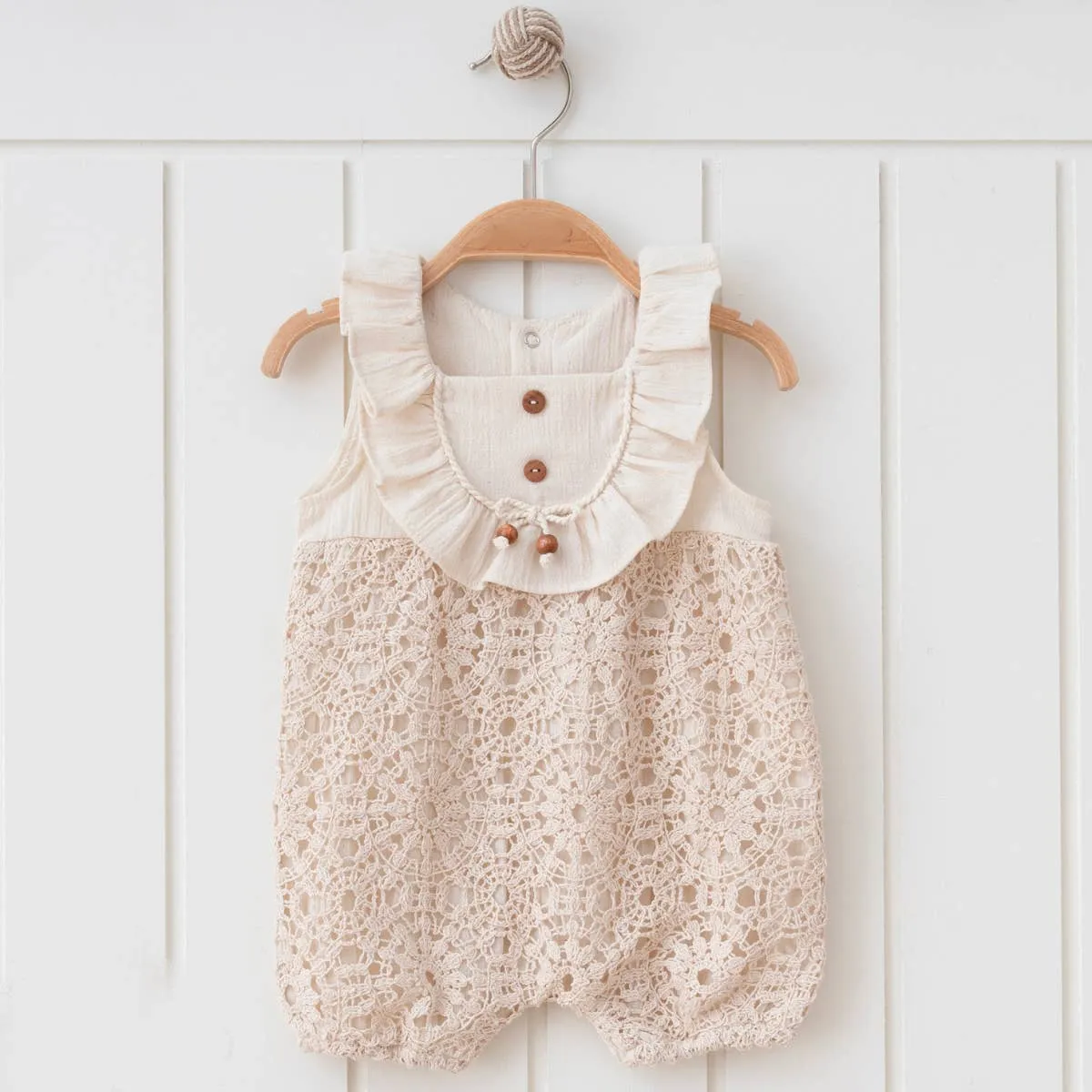 100% Cotton Muslin Natural Lace, Bead Designed Romper: White / 6-9M