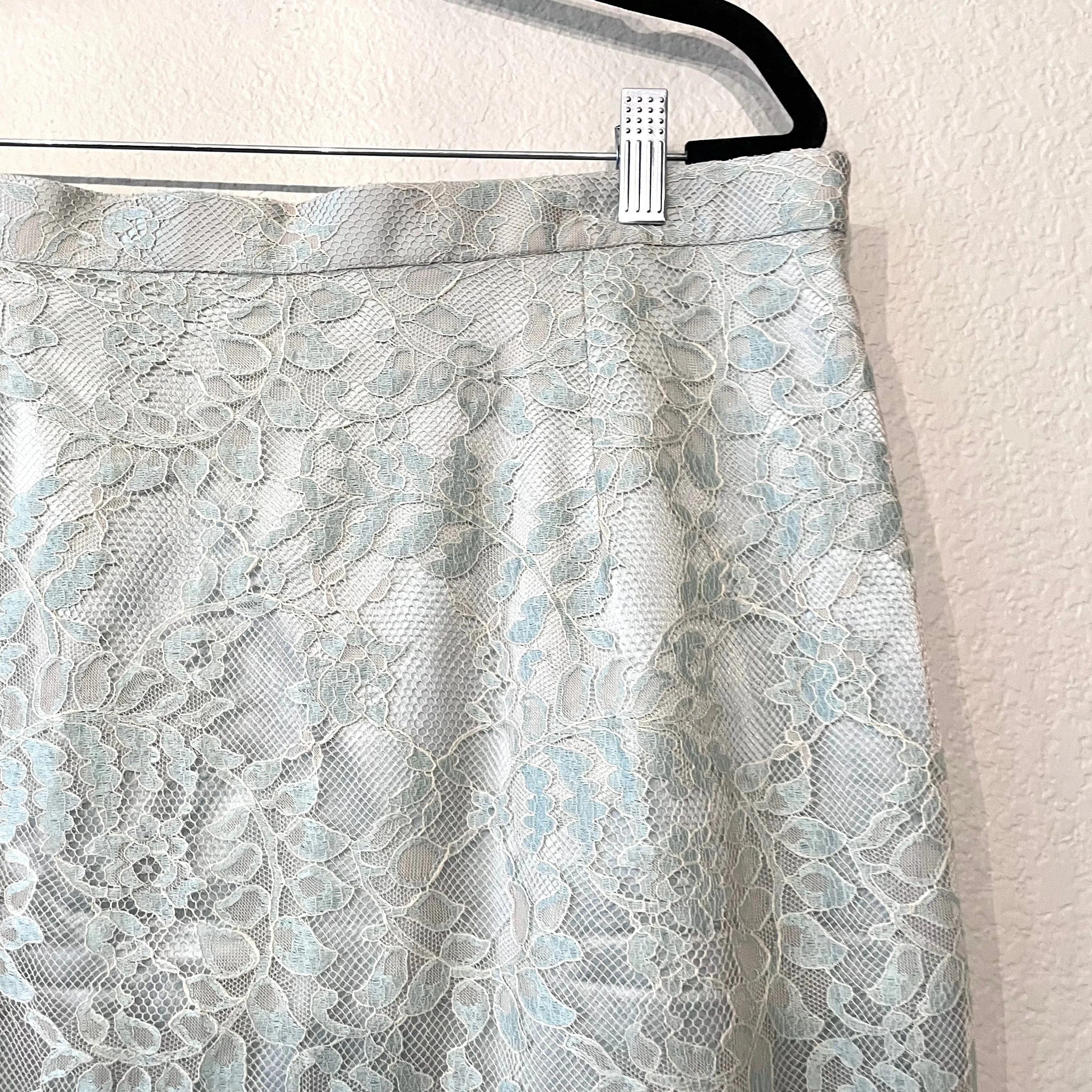 2Pc Lace Beaded Top Skirt Set
