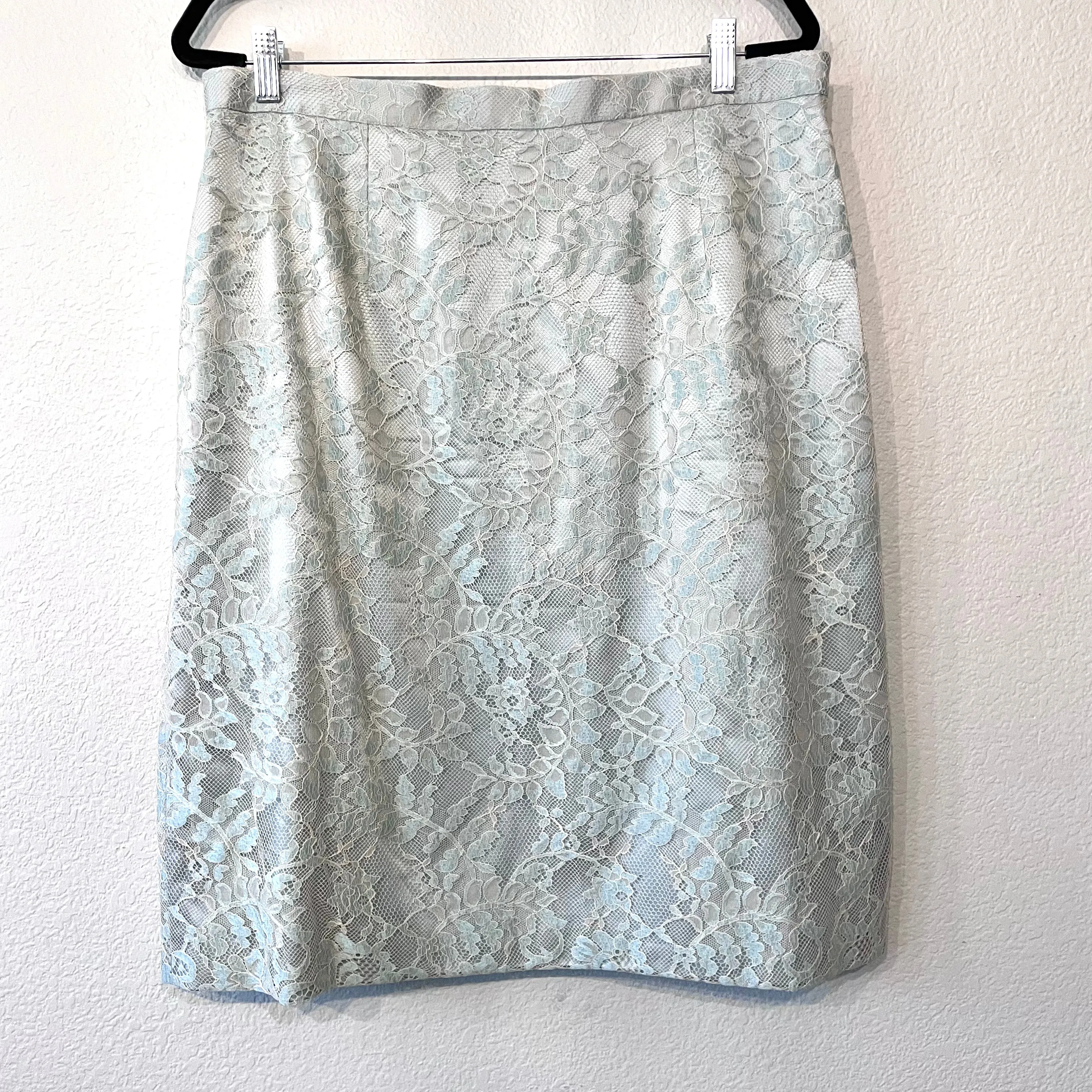 2Pc Lace Beaded Top Skirt Set