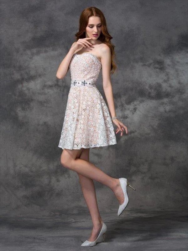 A-line/Princess Sweetheart Lace Sleeveless Short Lace Cocktail Dresses