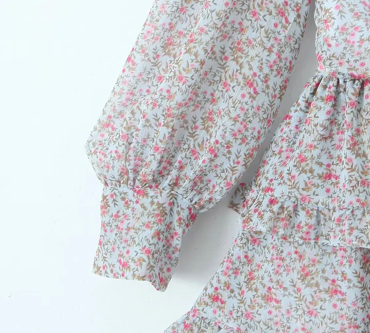 Aiertu  Spring 2024 Women Sexy Backless Floral Print Dress Puff Sleeve V Neck Layered Ruffle Cake Mini Dresses Holiday Party Robe