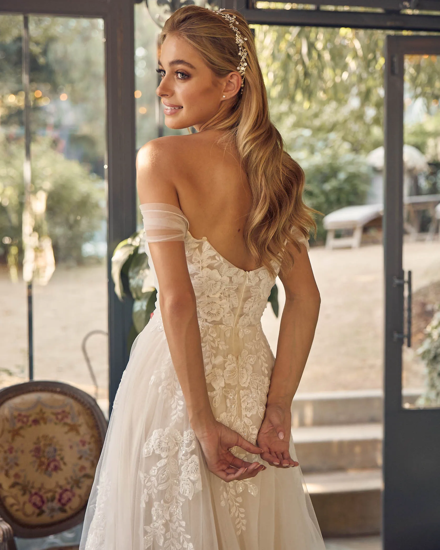 Applique Off Shoulder A-line Dress_JE953