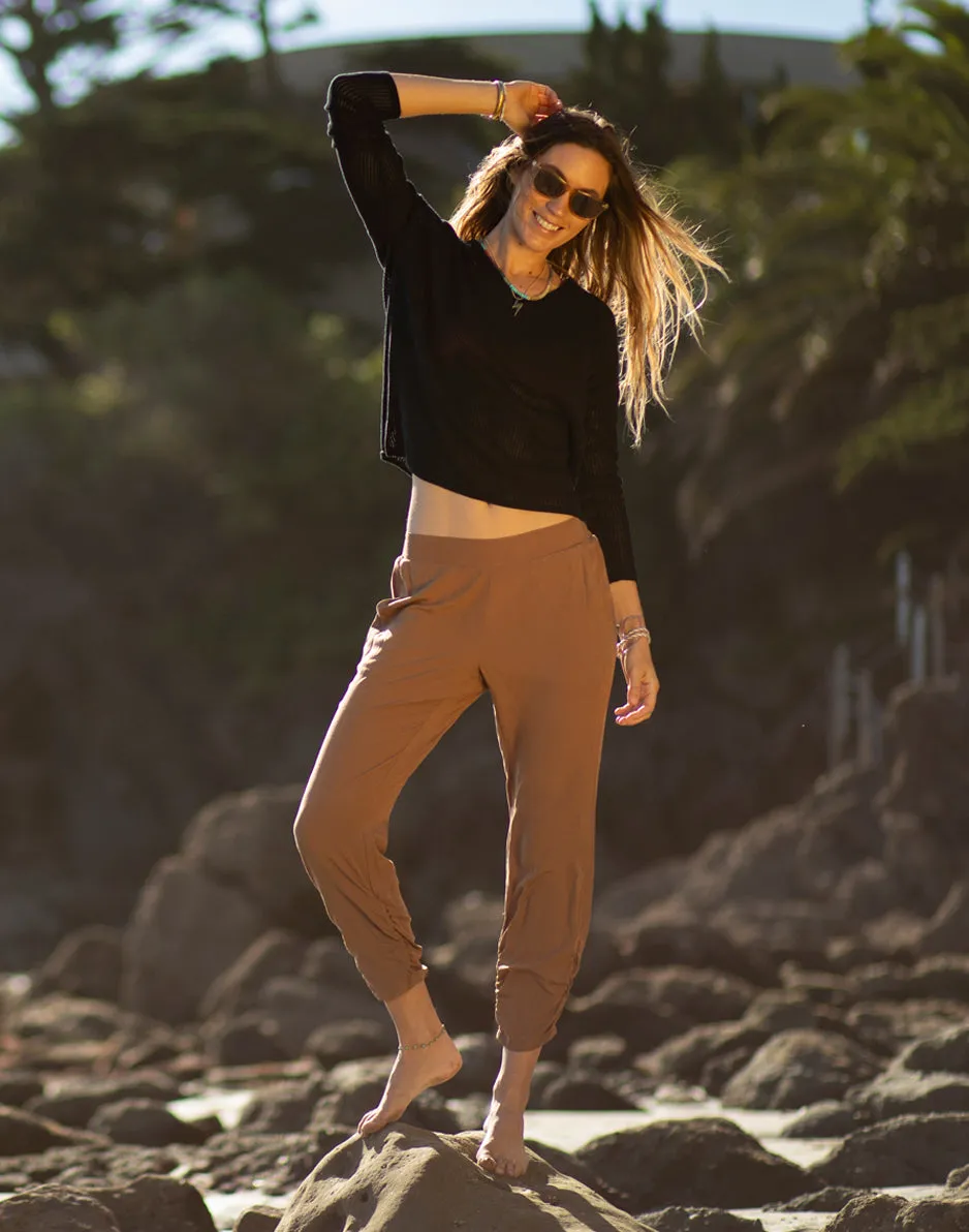 Avery Beach Pant: Rum