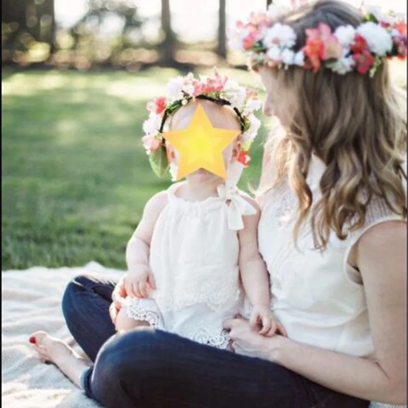 Baby Girls Solid Color Lace Rompers Wholesale 23030202