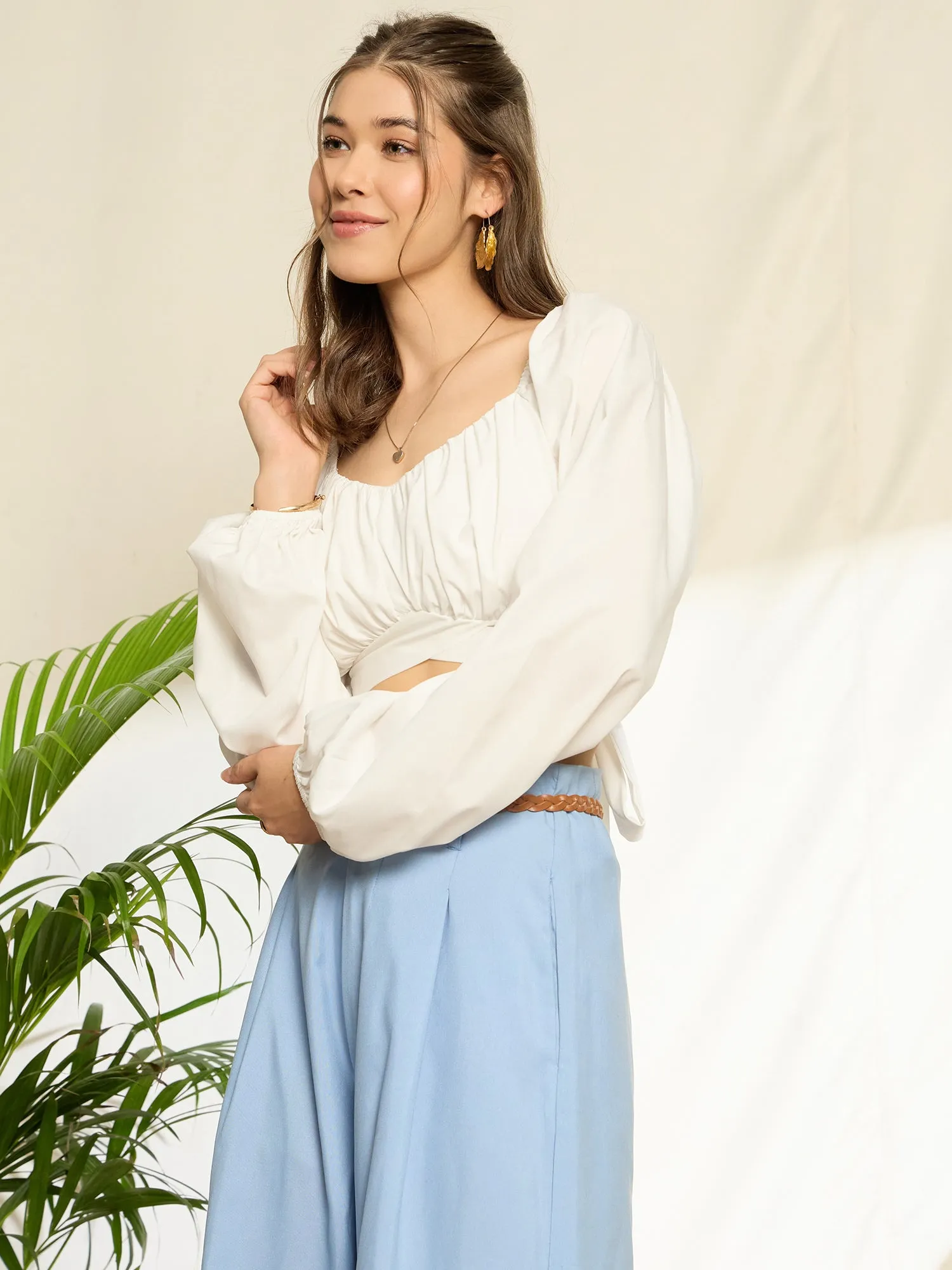 Berrylush Women White Solid Sweetheart Neck Bishop Sleeve Styled Back Crop Top