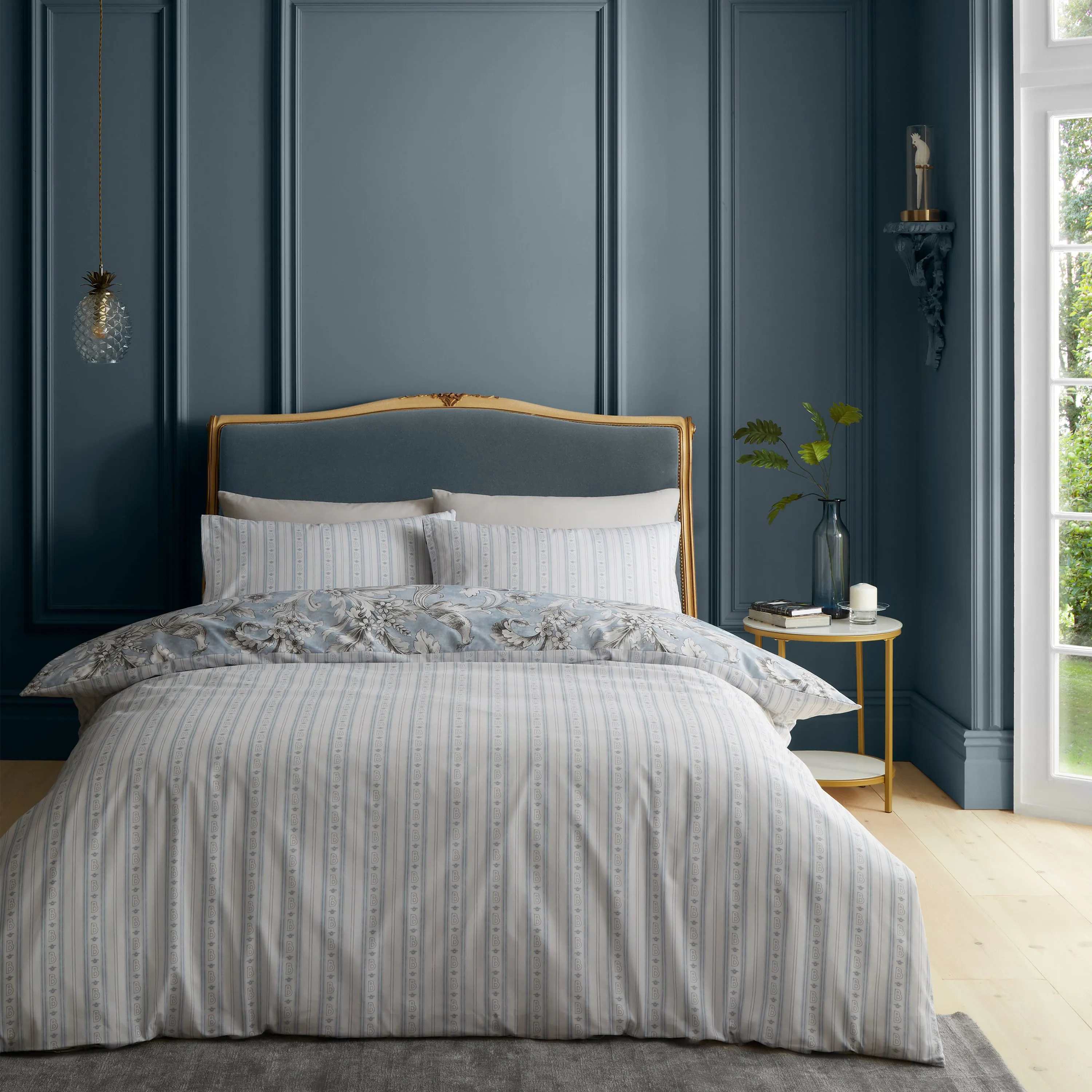Bridgerton Regal Floral Duvet Set
