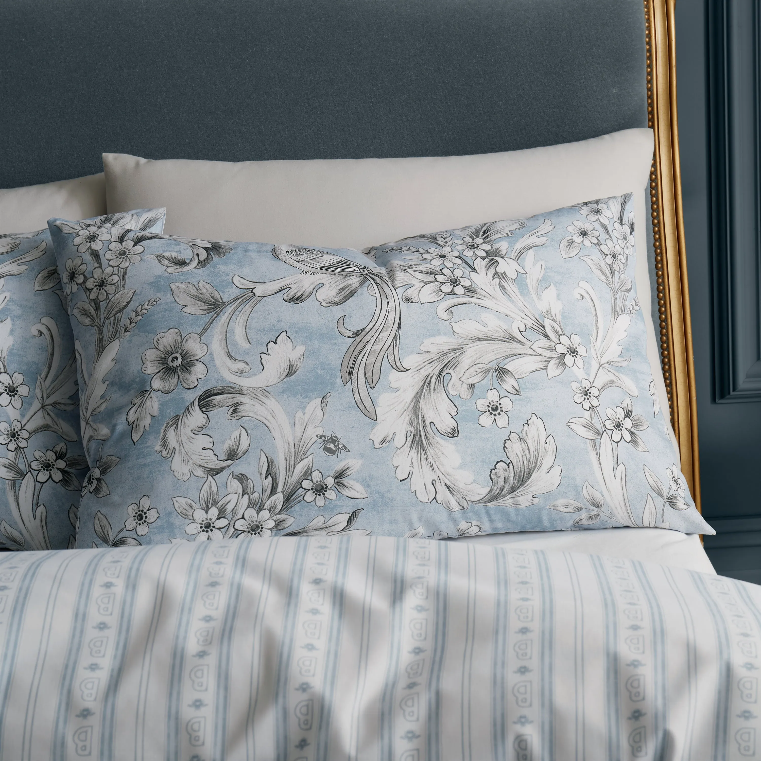 Bridgerton Regal Floral Duvet Set