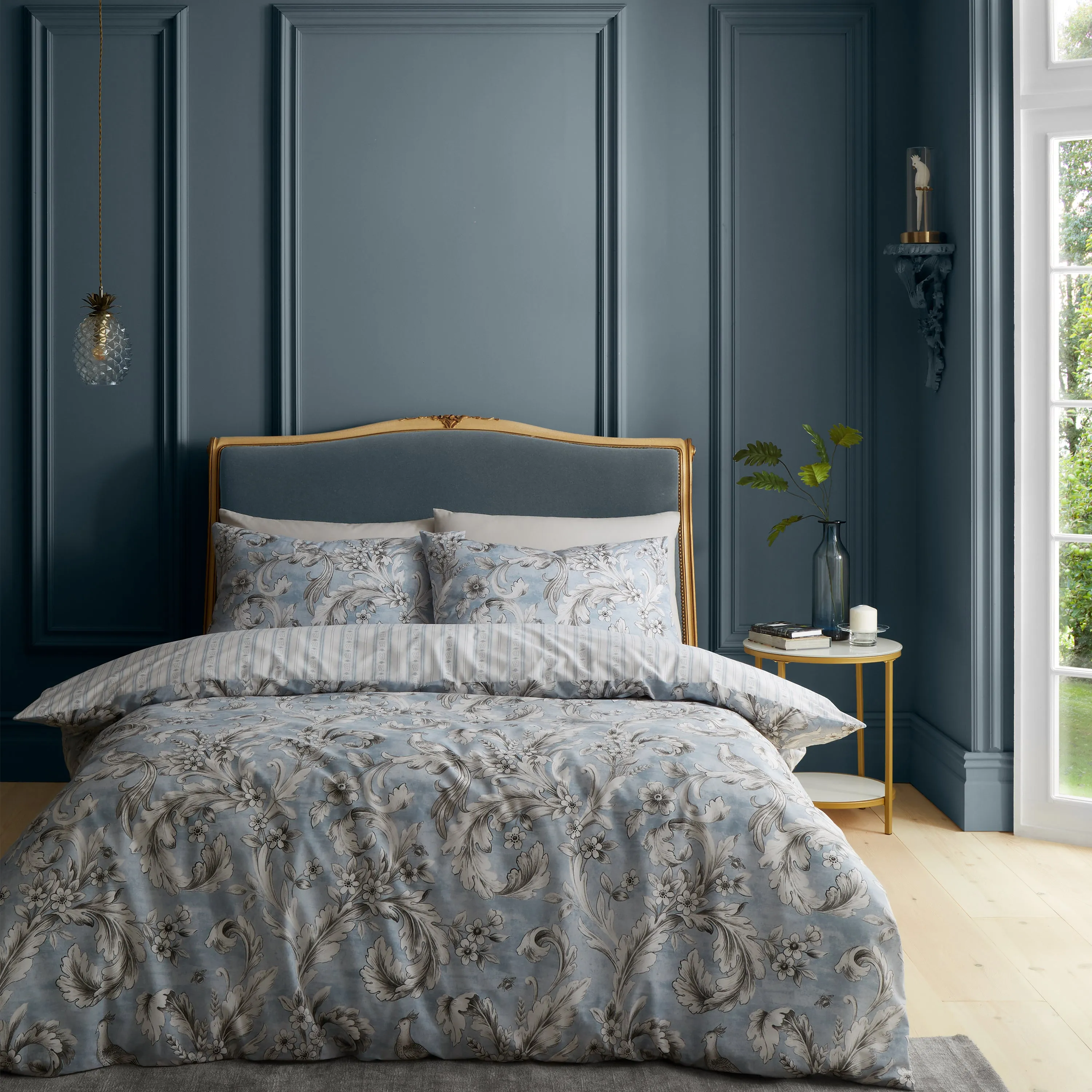 Bridgerton Regal Floral Duvet Set