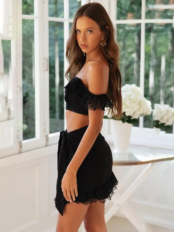 Chic Summer Lace Off-Shoulder Co-ord Set with Ruffled Skirt