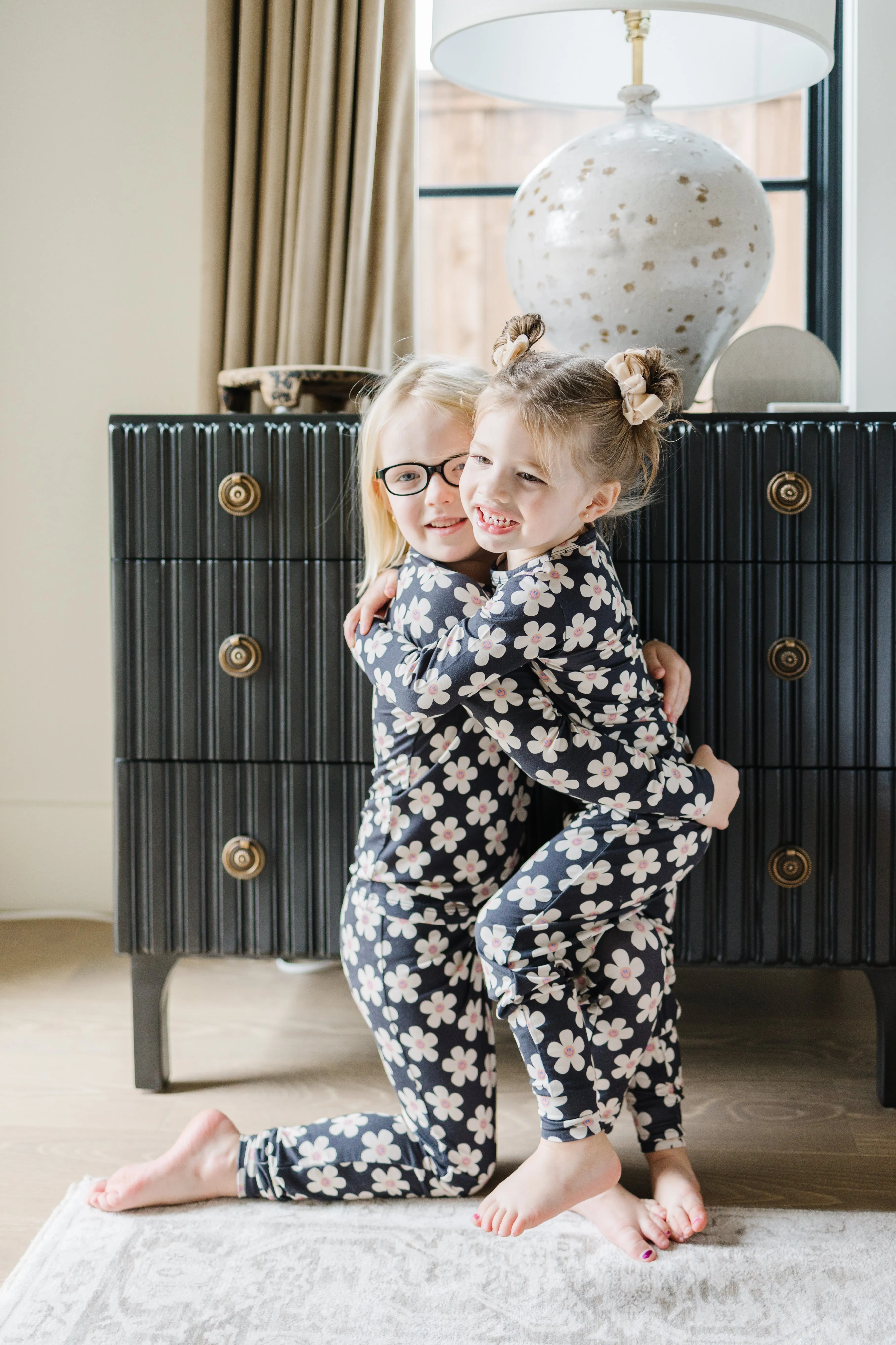 COZYS x DANIELLE EILERS CHARCOAL DAISIES | LONG SLEEVE