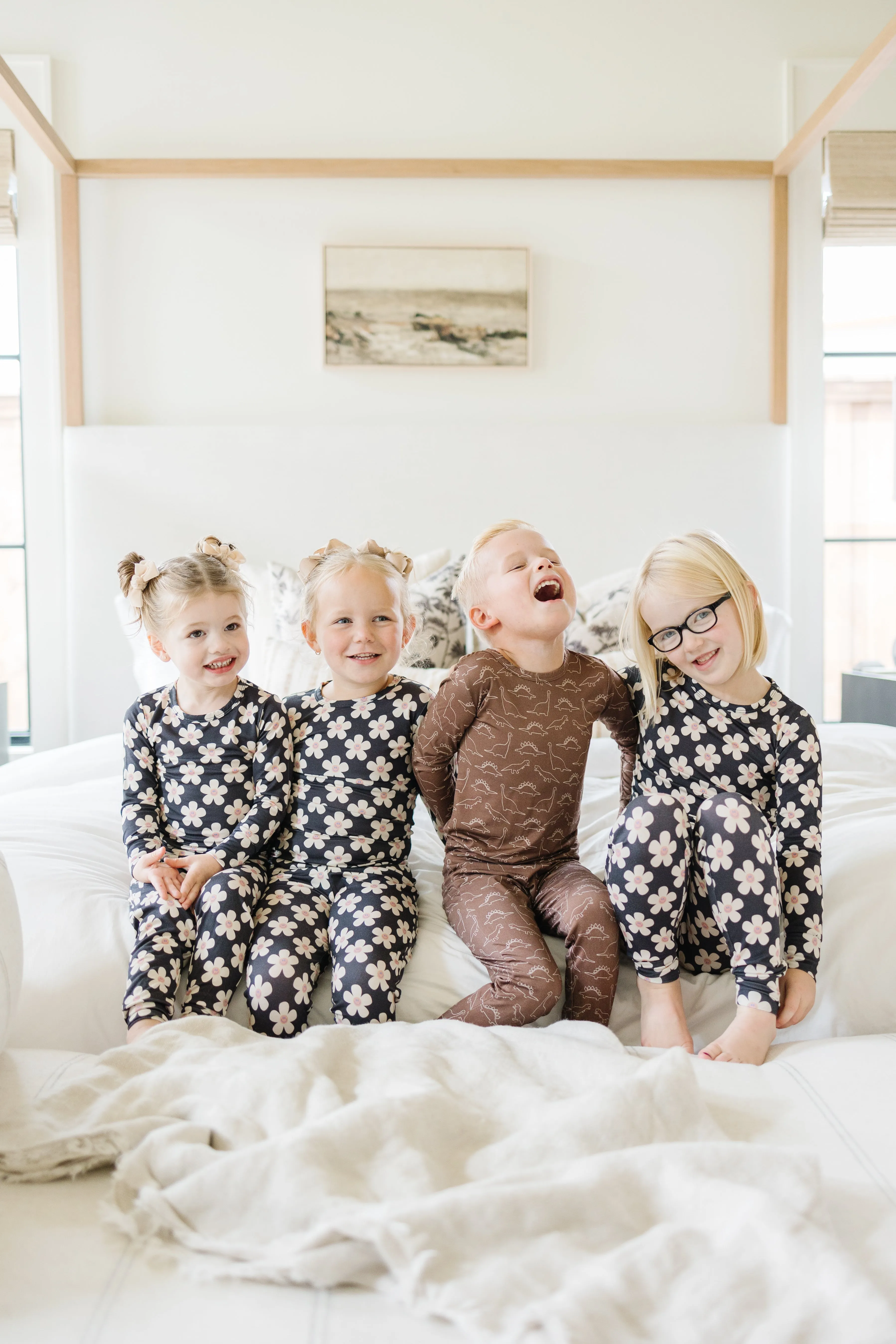 COZYS x DANIELLE EILERS CHARCOAL DAISIES | LONG SLEEVE