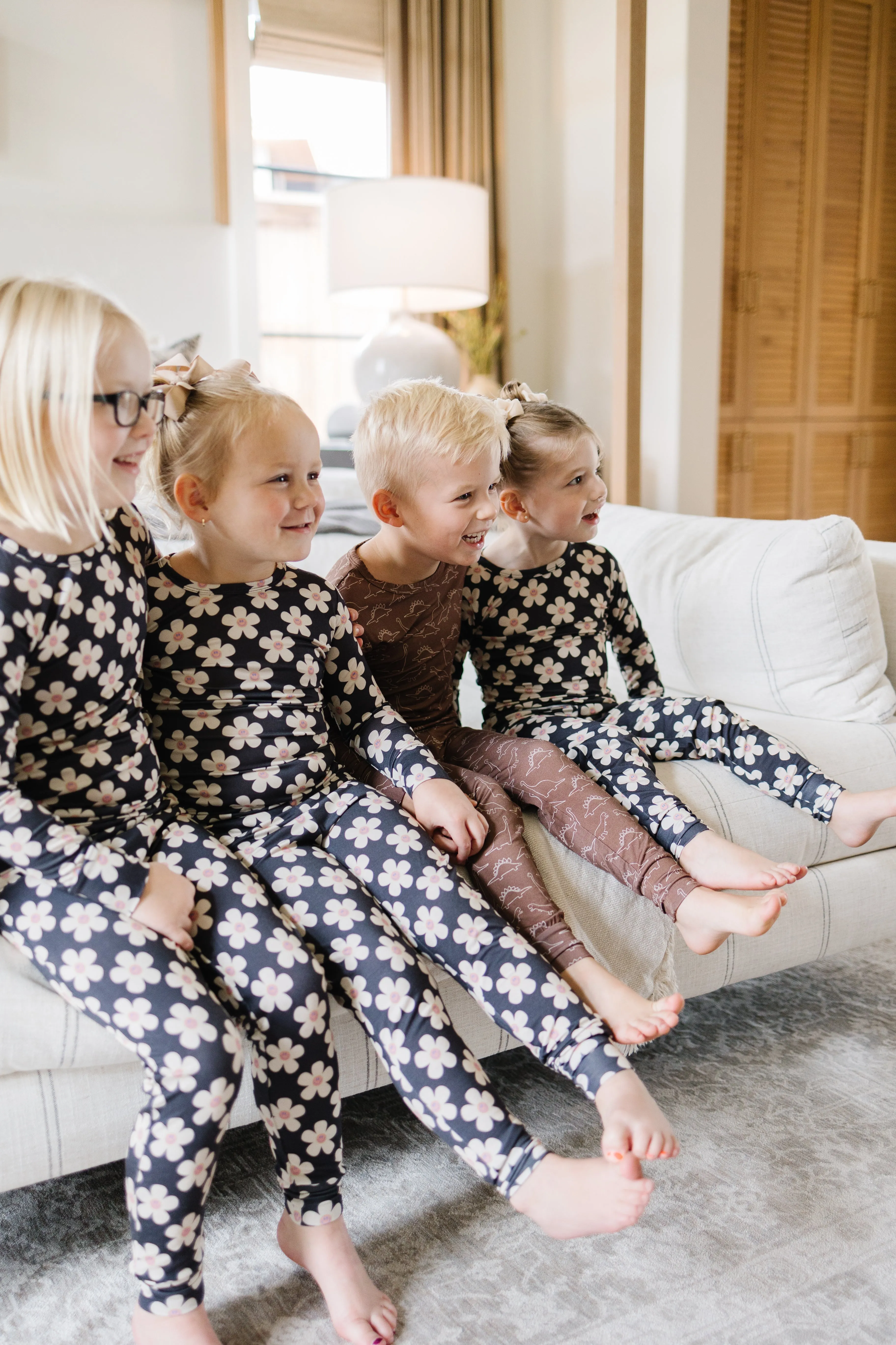 COZYS x DANIELLE EILERS CHARCOAL DAISIES | LONG SLEEVE