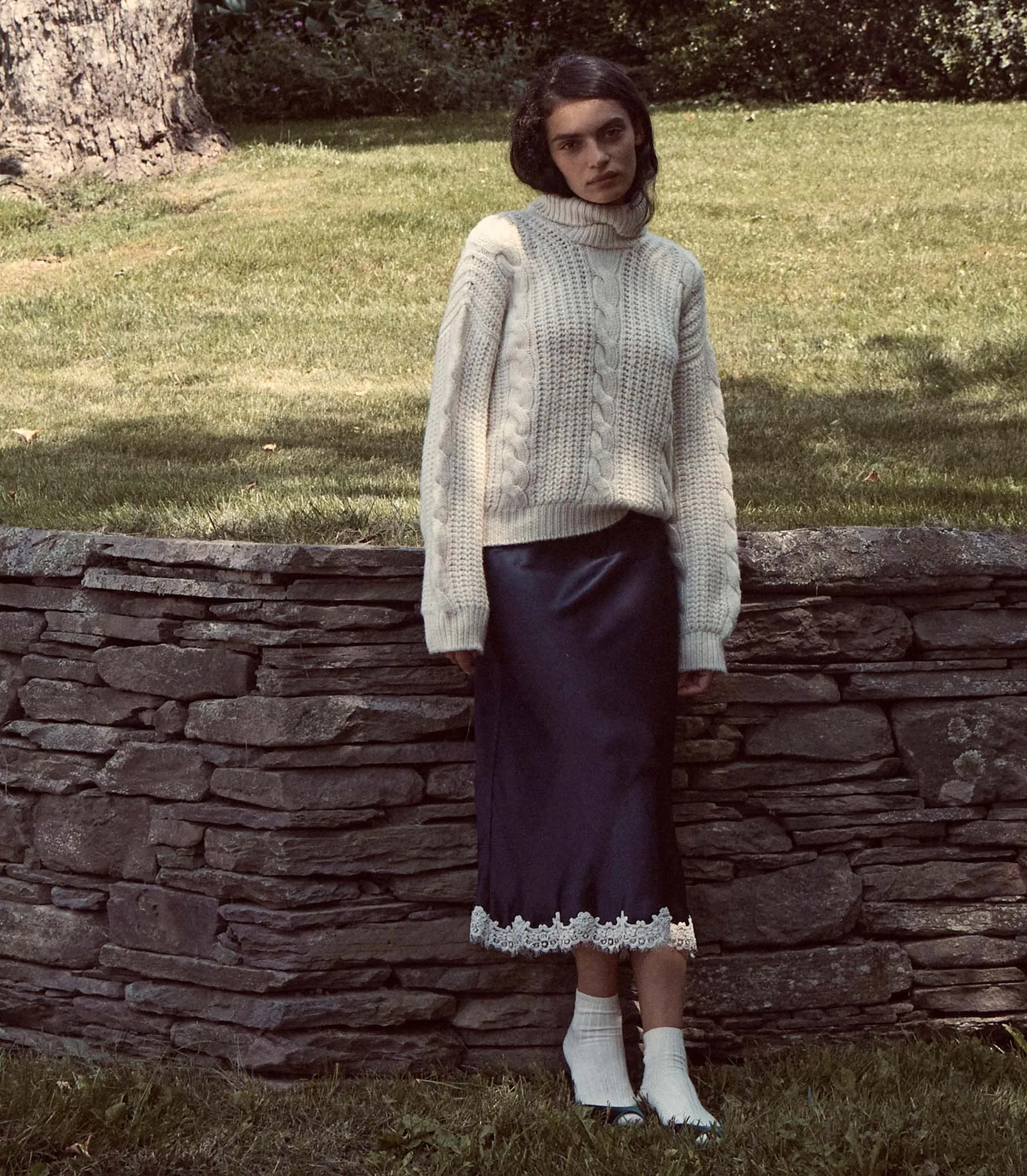 ELOWEN SKIRT -- DEEP NAVY