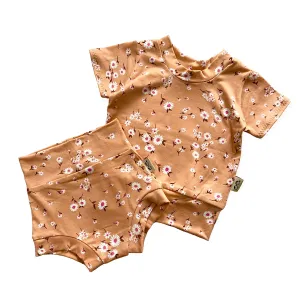 Field of Daises on Camel Summer Lounge Set