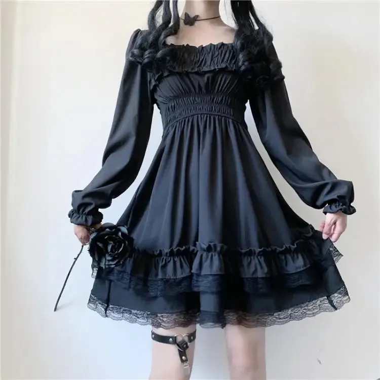 Japanese Fashionable Black Dress with Square Collar and Puff Sleeves