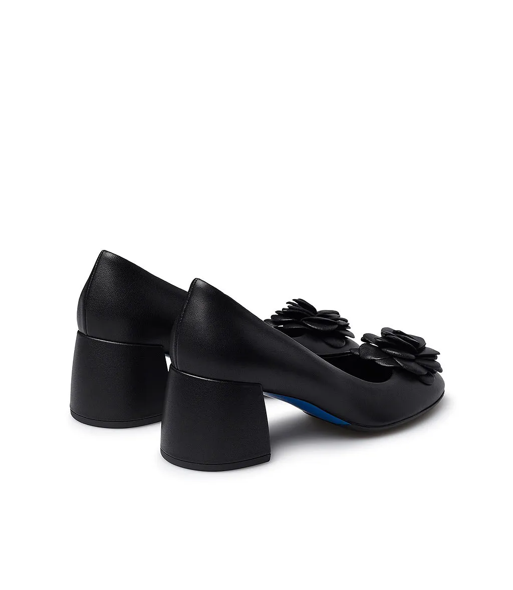 leather flower decorated black leather pump