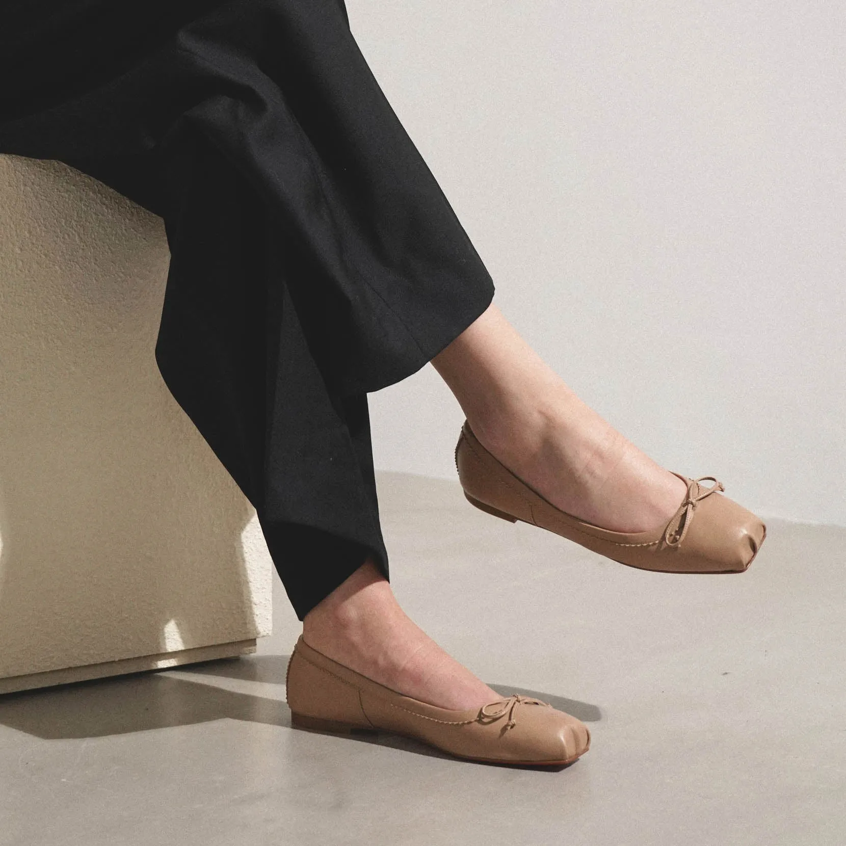Mamadrague beige leather flats