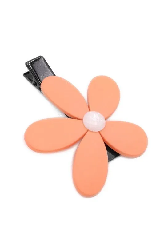 Matte flower hair clips in peach