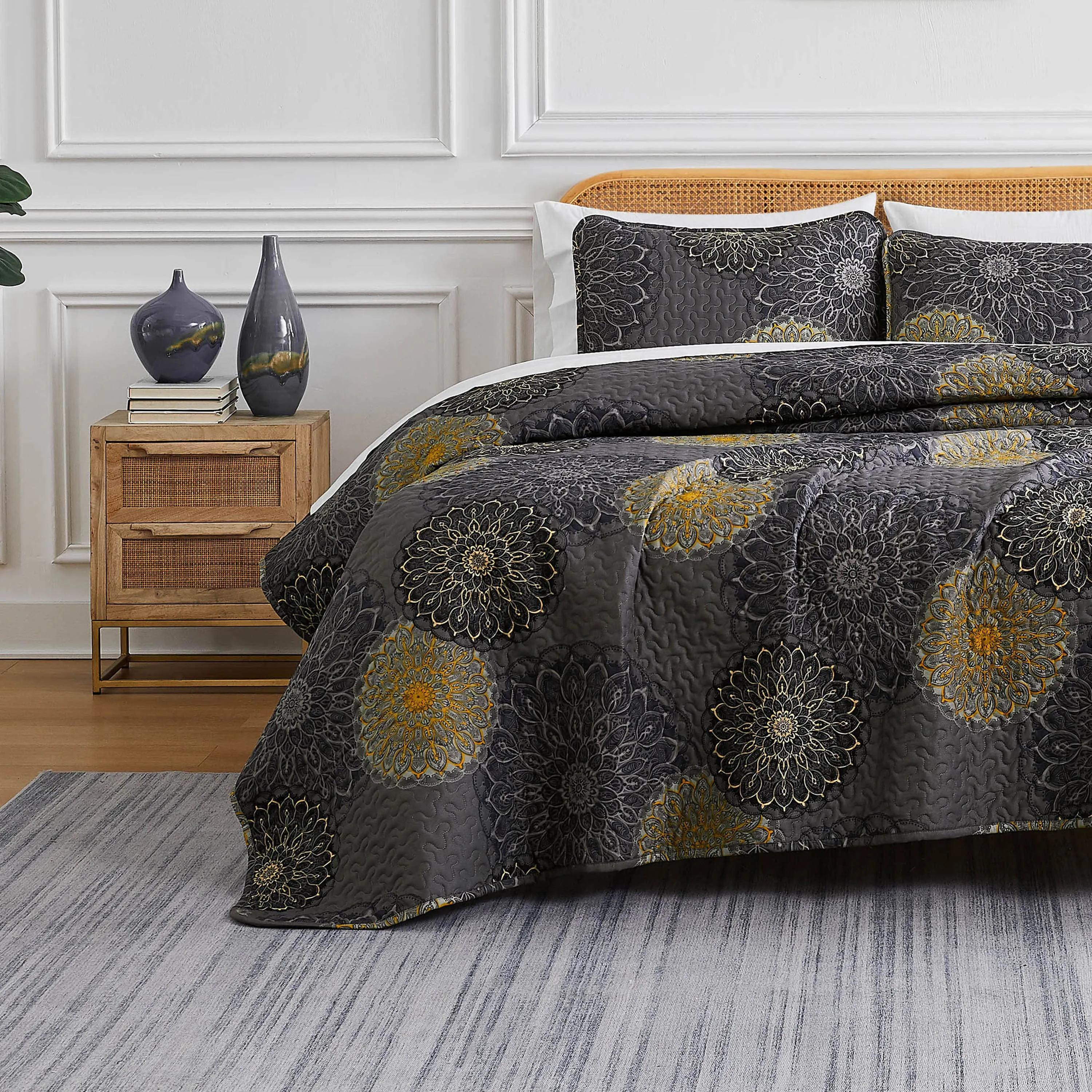 Midnight Floral Quilt Set