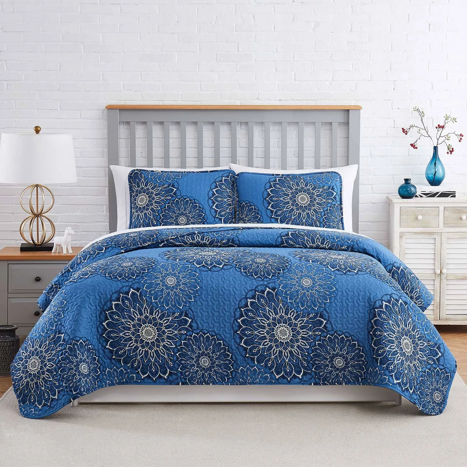 Midnight Floral Quilt Set