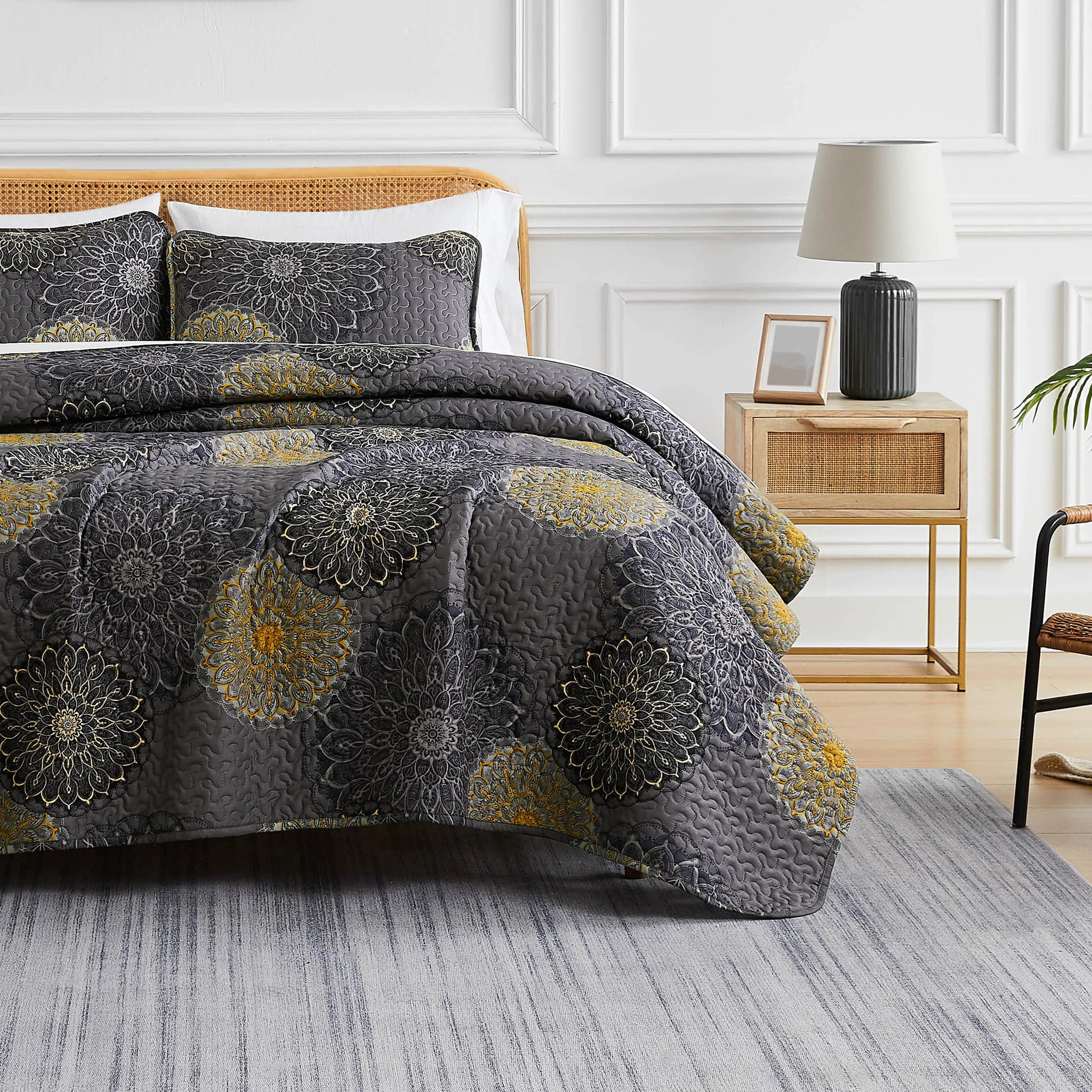 Midnight Floral Quilt Set