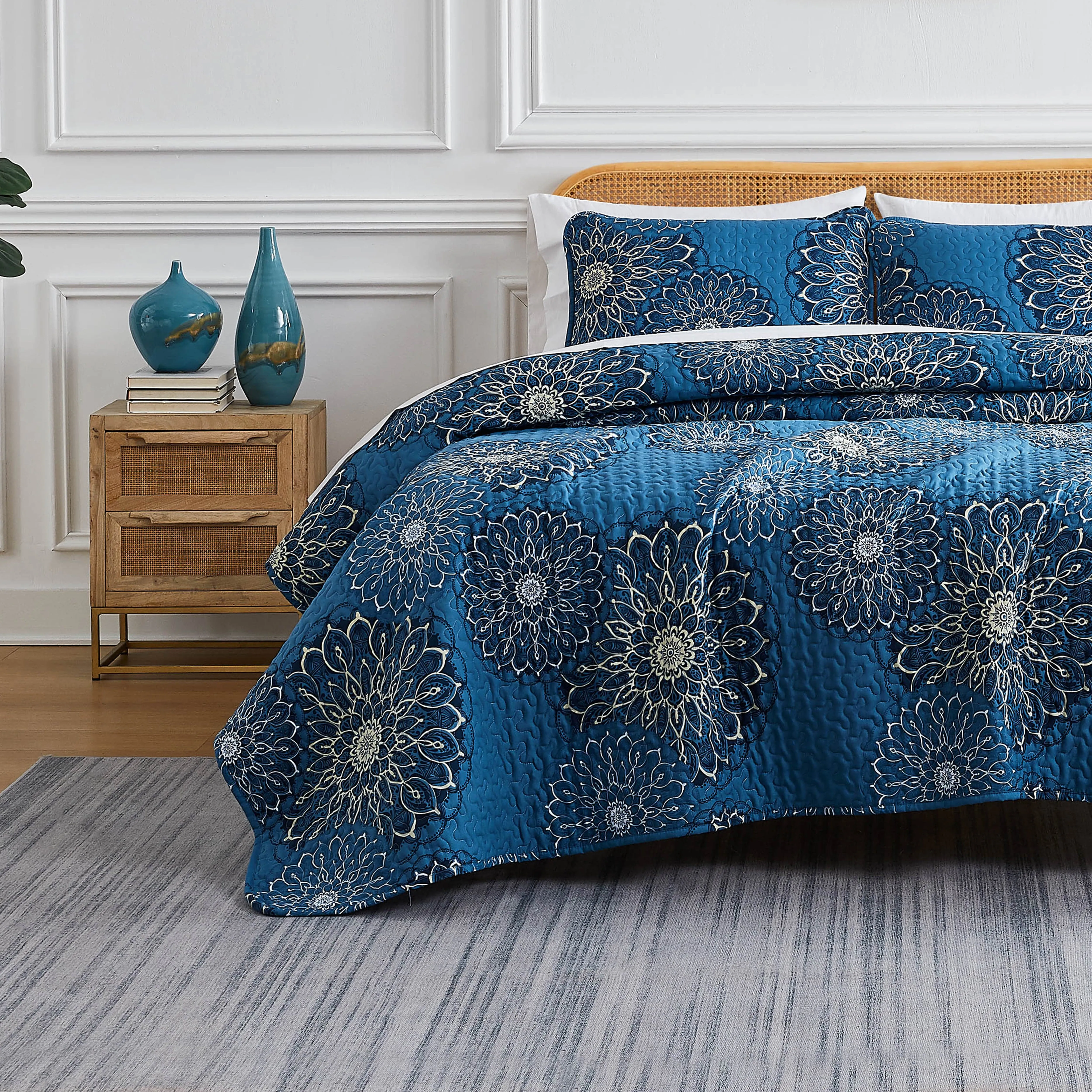 Midnight Floral Quilt Set