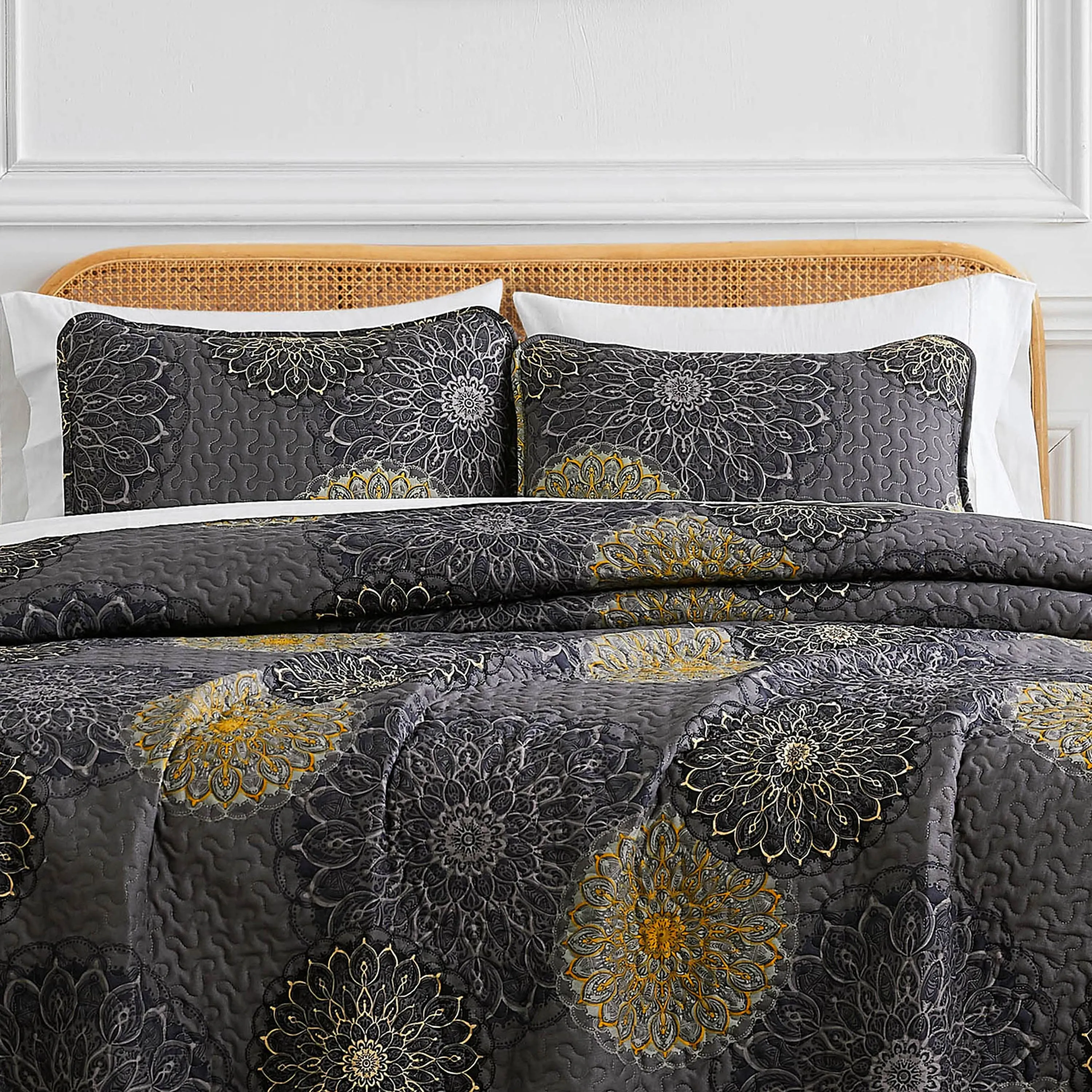 Midnight Floral Quilt Set