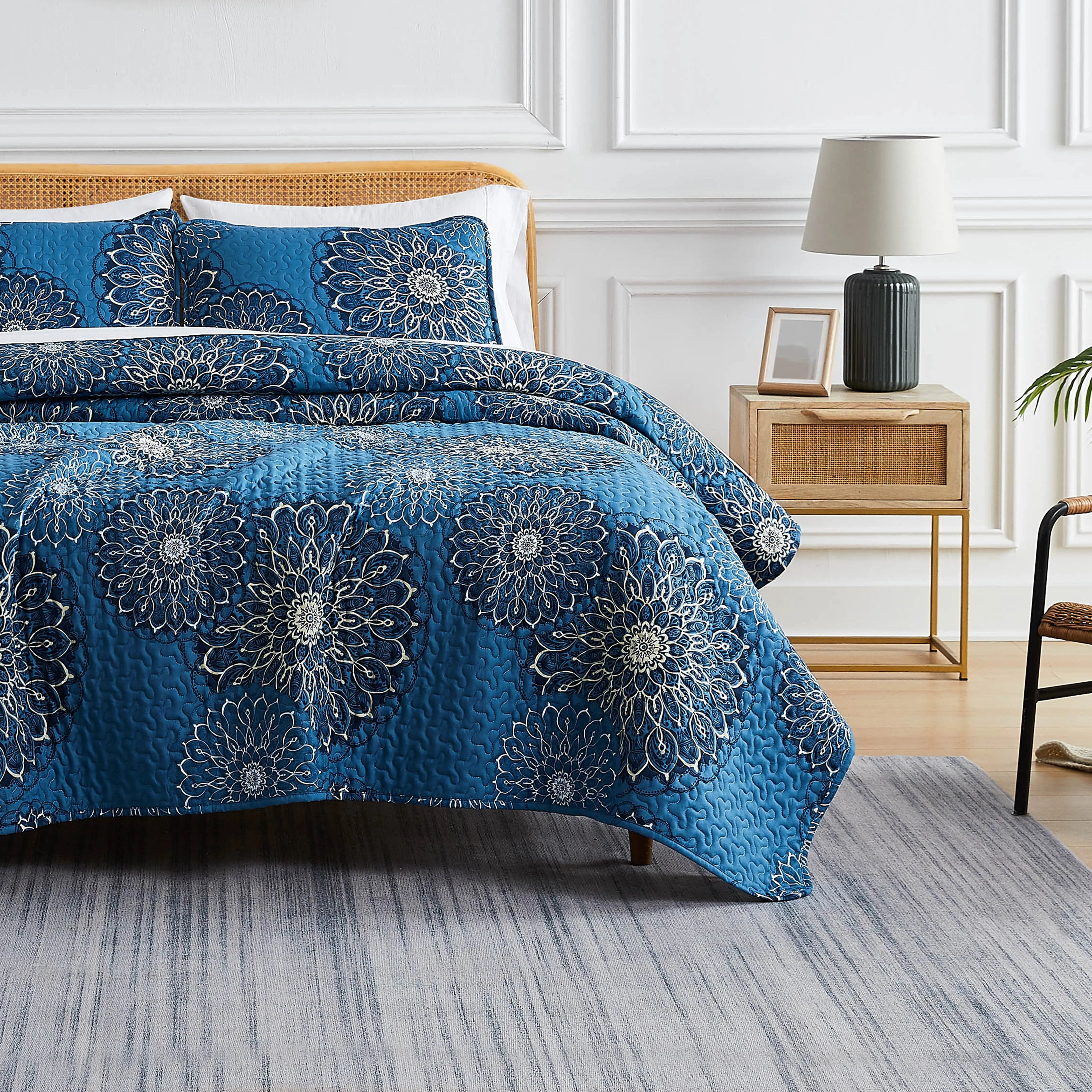 Midnight Floral Quilt Set
