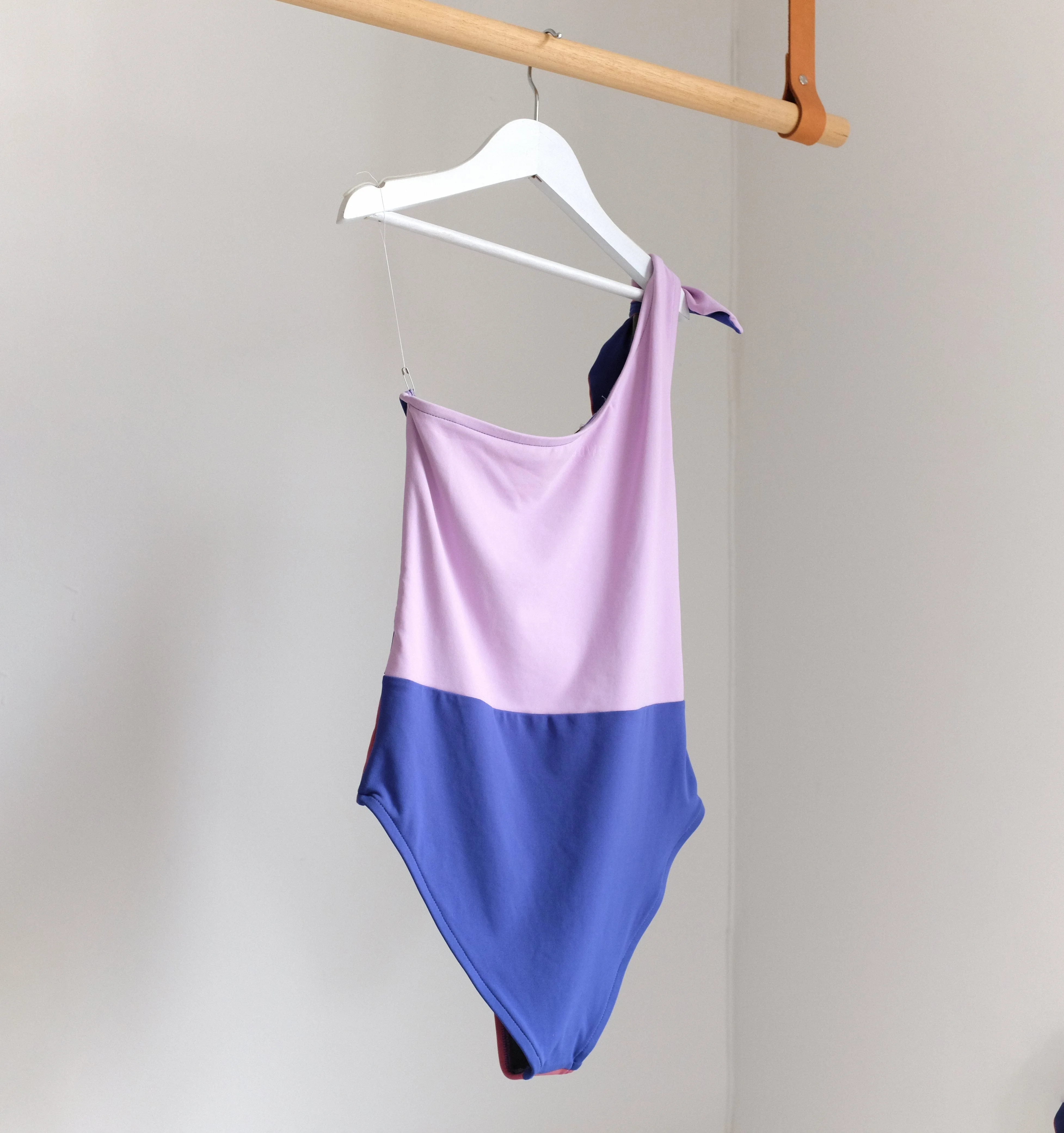 One shoulder swimsuit [Multi]