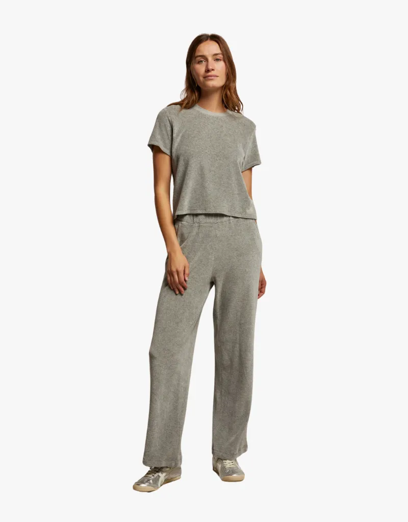 Perfect White Tee Holly Velour Wide Leg Sweatpants in Heather Grey