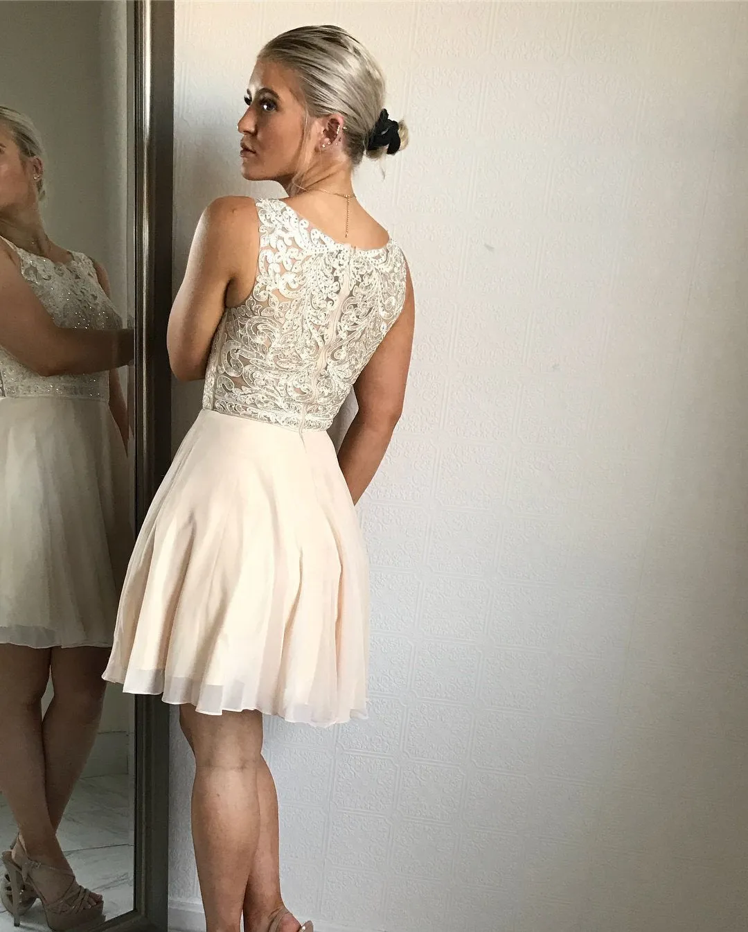 Popular Chiffon Bateau Neckline A-line Homecoming Dresses With Beaded Appliques HD144