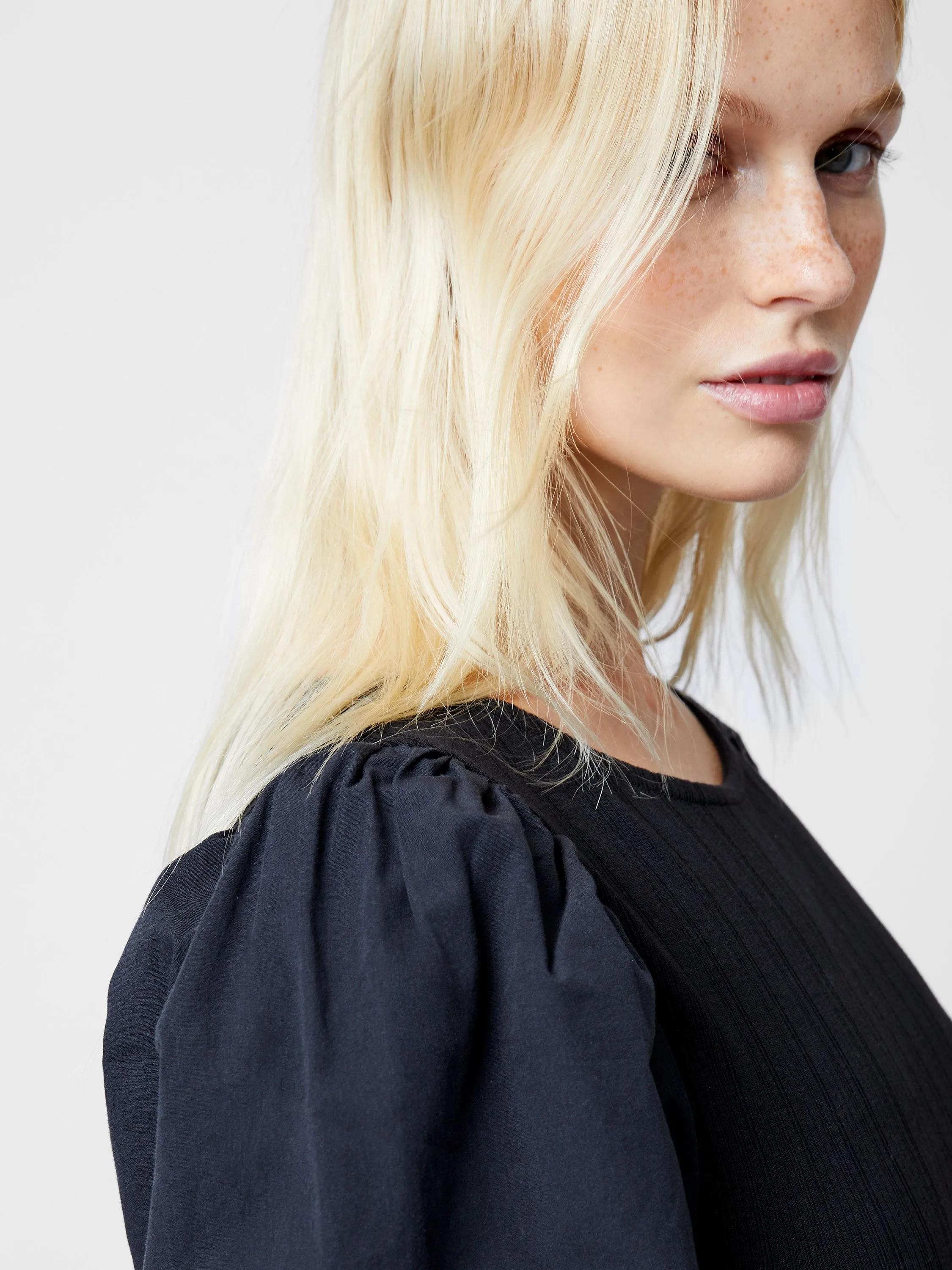 Sasia Ribbed Puff Sleeve Midi Dress
