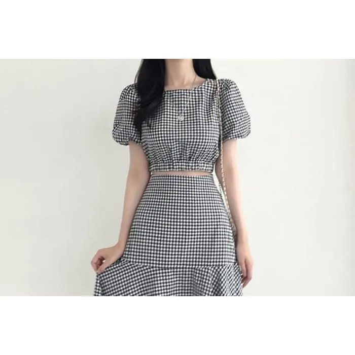 Set: Puff Sleeve Crew Neck Plaid Crop Top   High Rise Midi A-Line Skirt