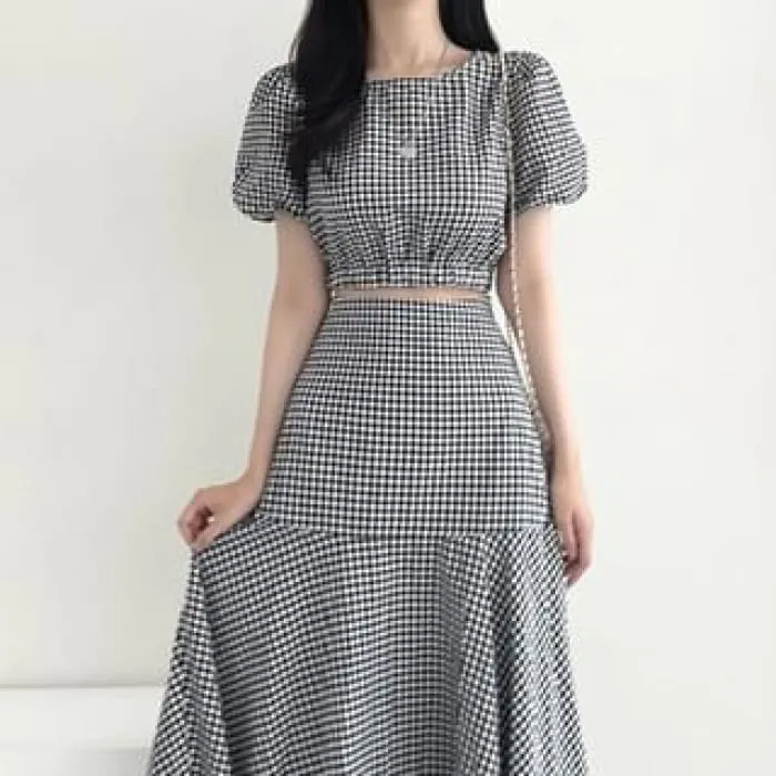 Set: Puff Sleeve Crew Neck Plaid Crop Top   High Rise Midi A-Line Skirt