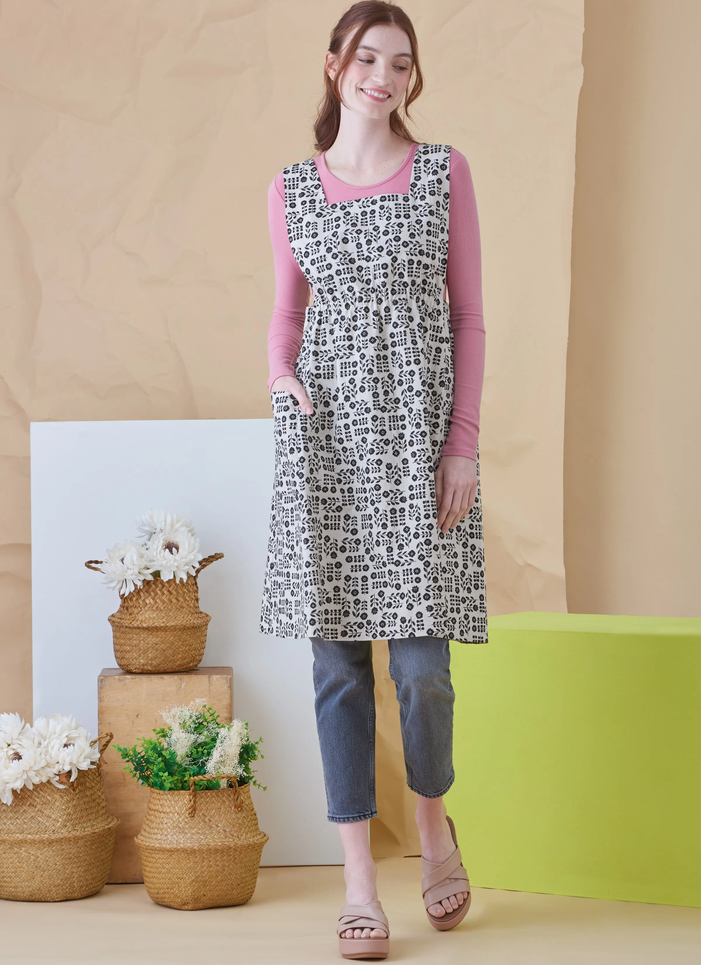 Simplicity 9766 sewing pattern Misses' Tabard Aprons by Elaine Heigl Designs