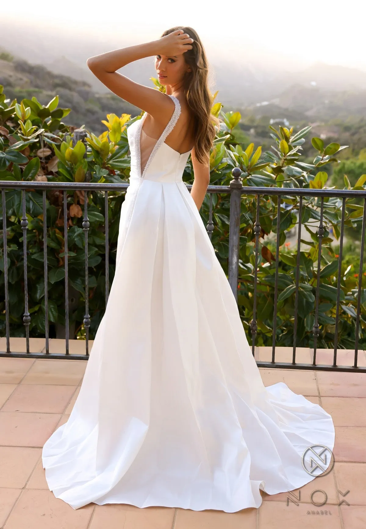 Sleeveless A-line  Long Wedding Dress_JE993