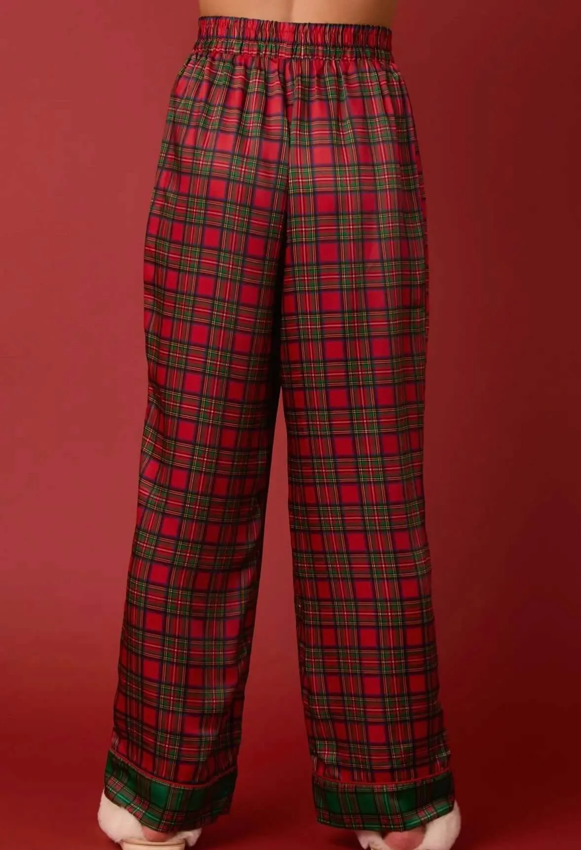 The Pretty In Plaid Pajamas: Plaid Christmas Pajama Set
