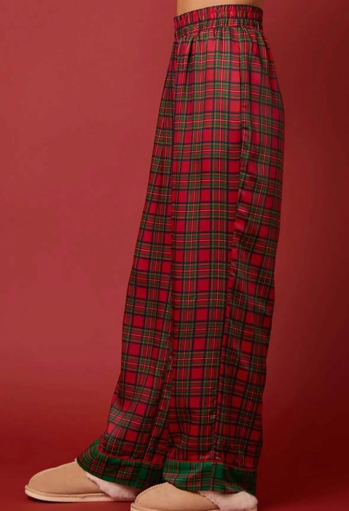The Pretty In Plaid Pajamas: Plaid Christmas Pajama Set
