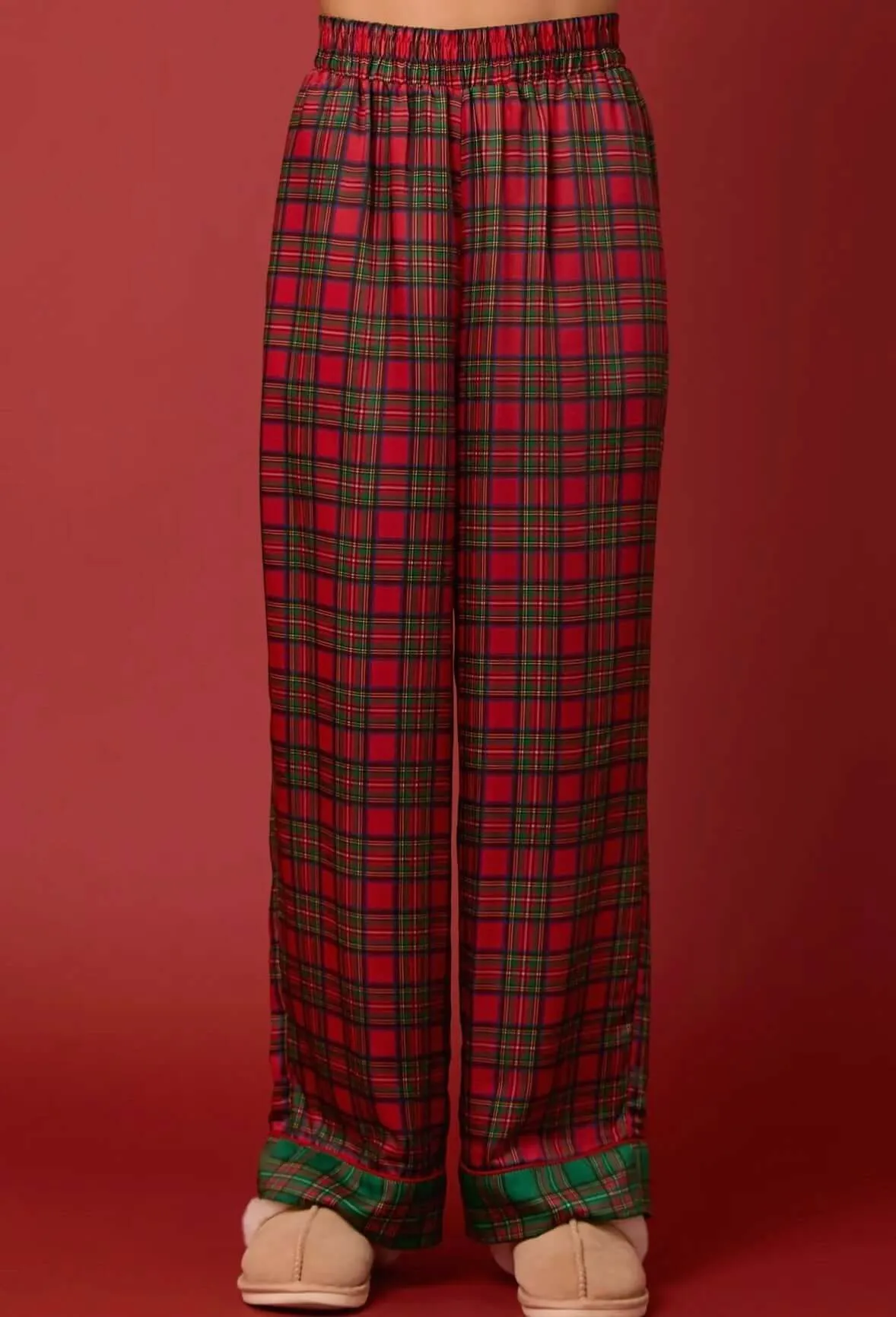 The Pretty In Plaid Pajamas: Plaid Christmas Pajama Set