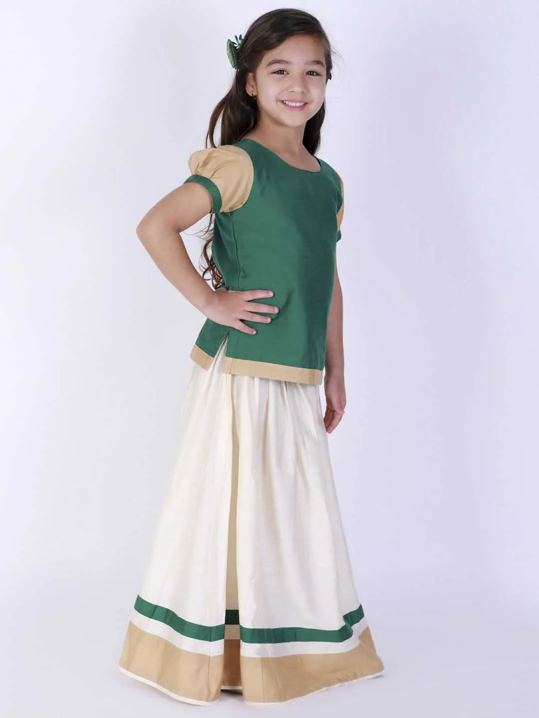 VASTRAMAY Girl's Green & White Pavda Pattu Lehenga Choli Set