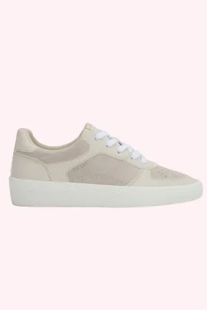 Vintage Havana: Fast Off White Suede Sneaker