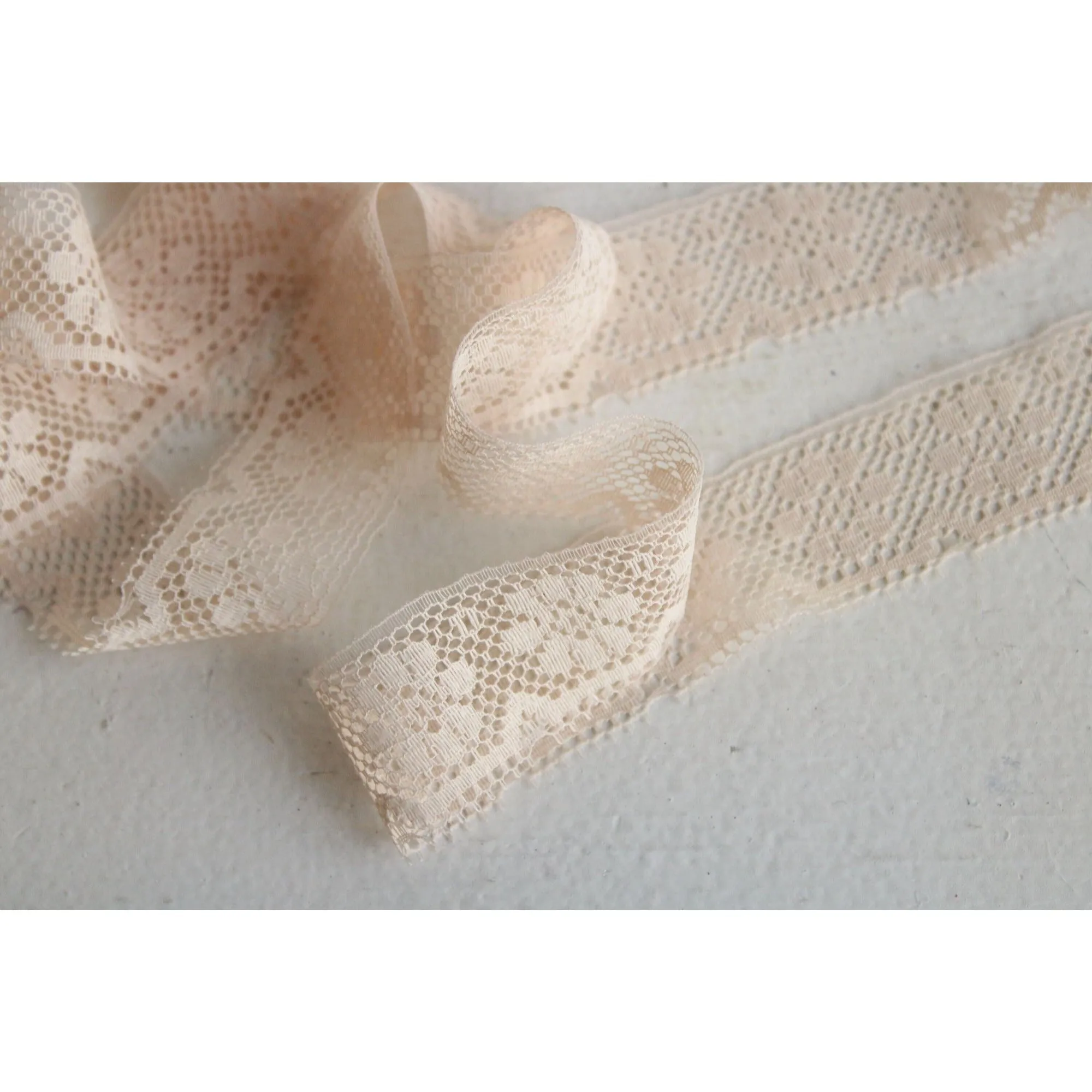Vintage Ivory Lace Trim,  Picot Edge, 1 yard , 1" wide
