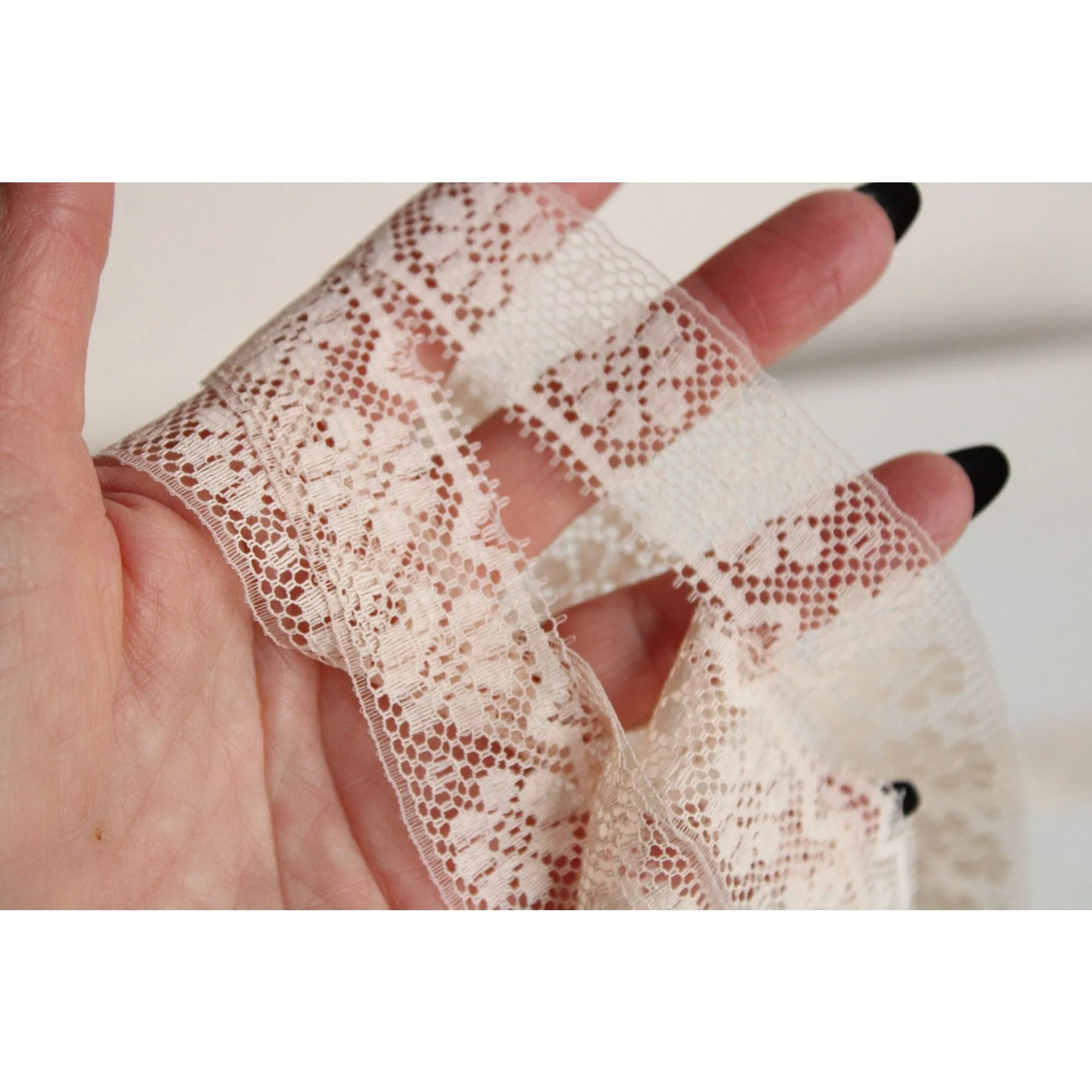 Vintage Ivory Lace Trim,  Picot Edge, 1 yard , 1" wide