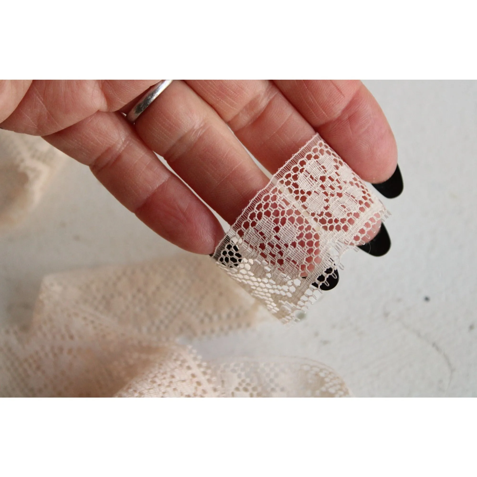 Vintage Ivory Lace Trim,  Picot Edge, 1 yard , 1" wide