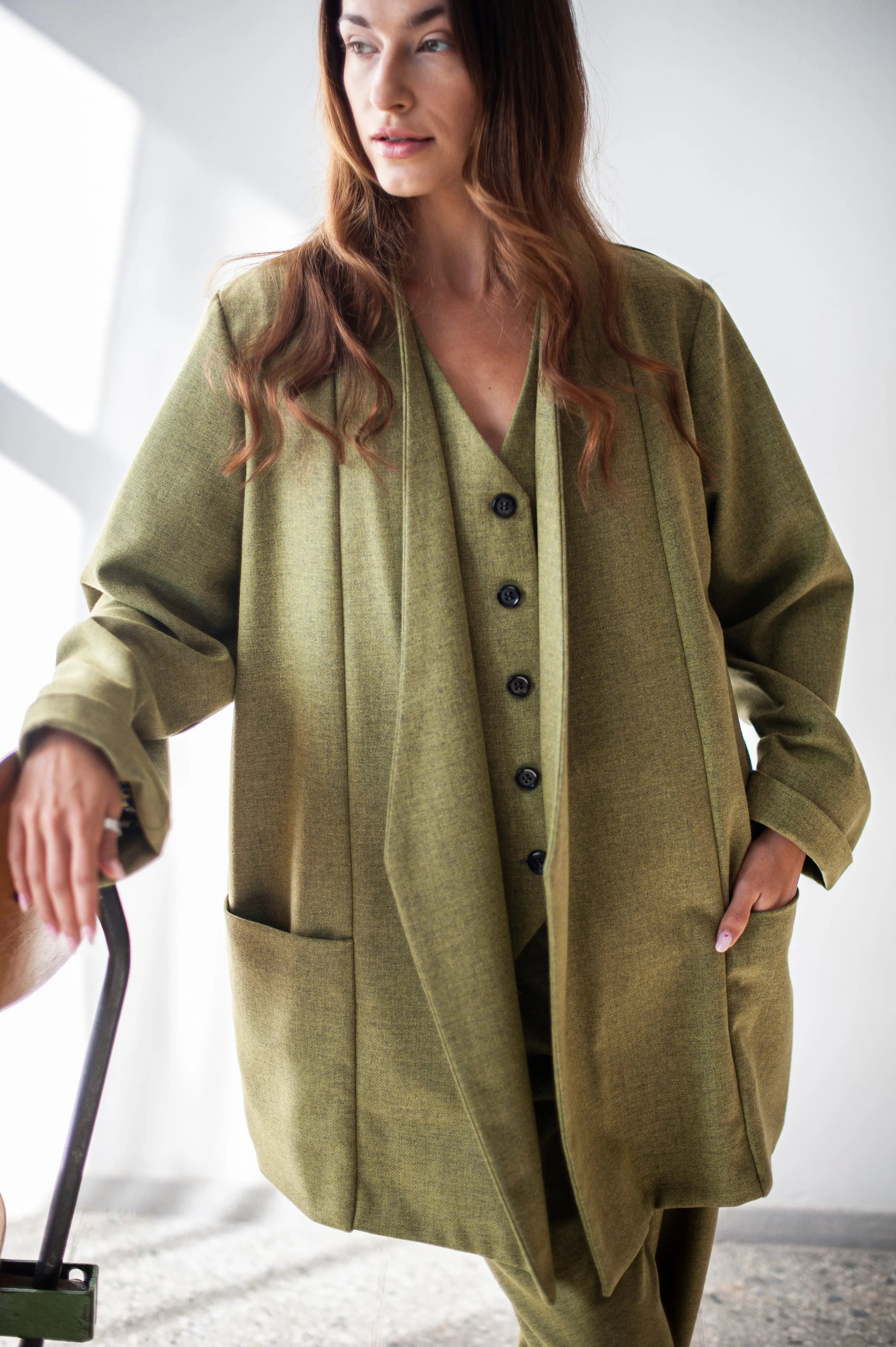 Women's three-piece tweed pants suit