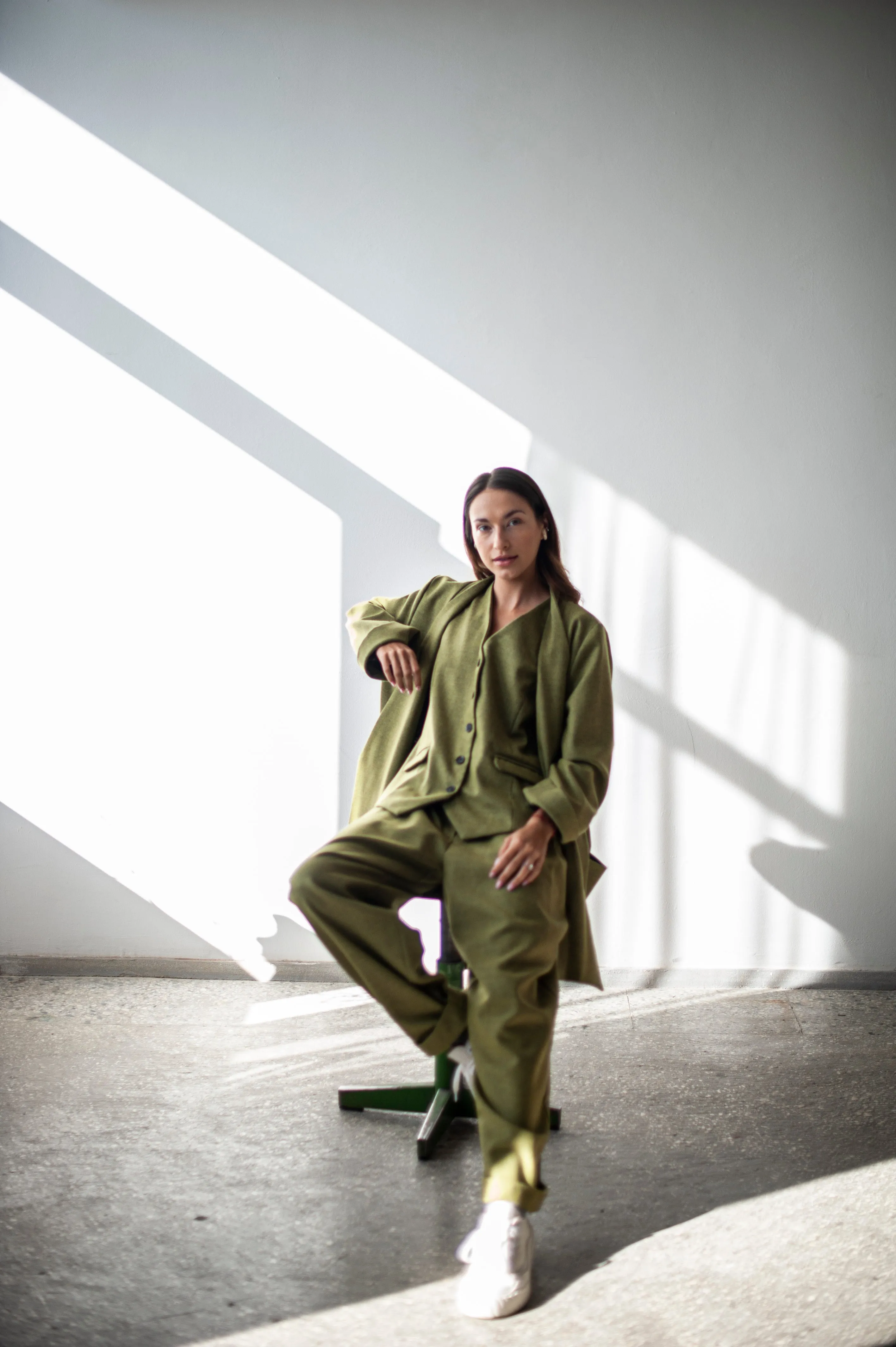 Women's three-piece tweed pants suit